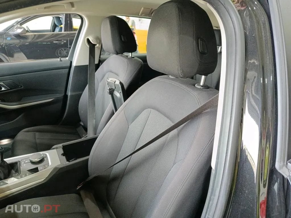 BMW 318 d Touring Essence