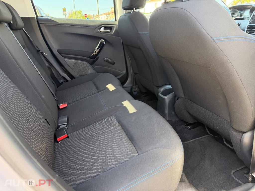 Peugeot 208 1.2 PureTech Signature