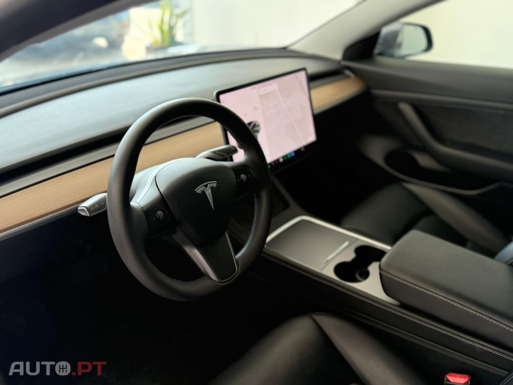 Tesla Model 3 Outro
