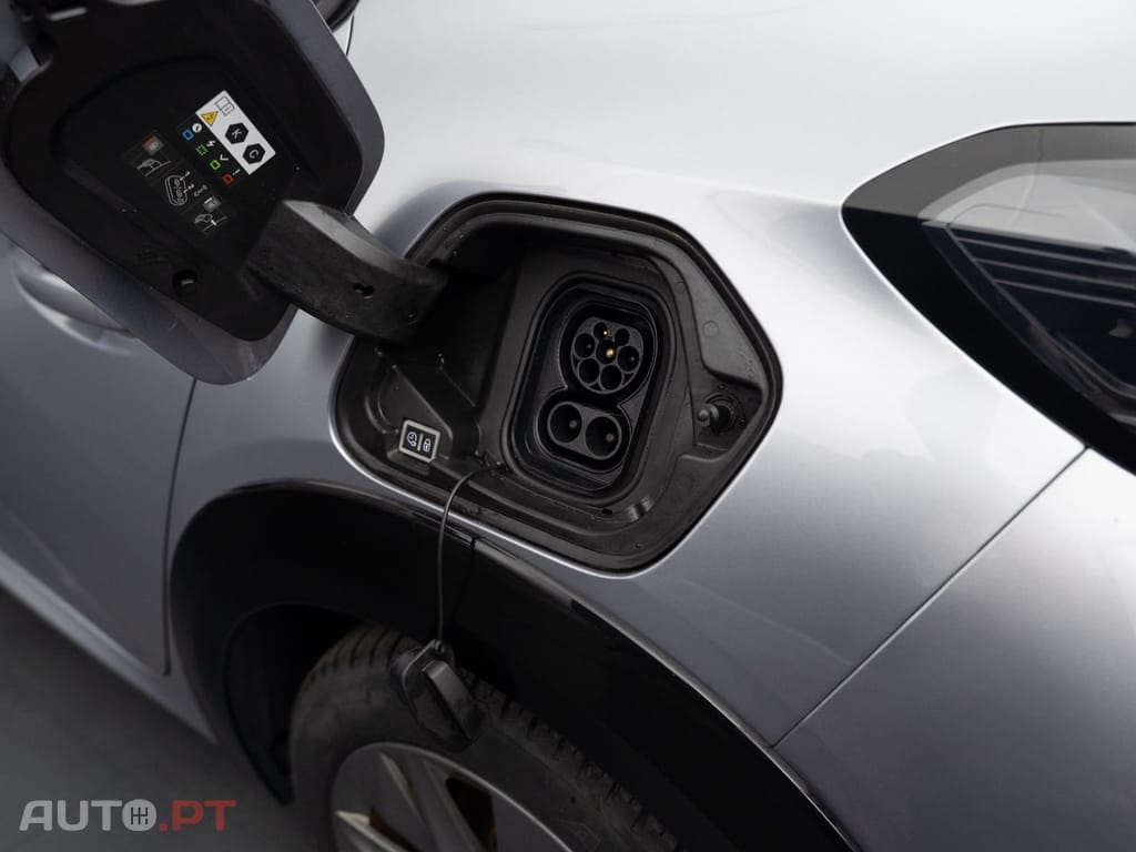 Peugeot E-208 50 kWh Active Pack