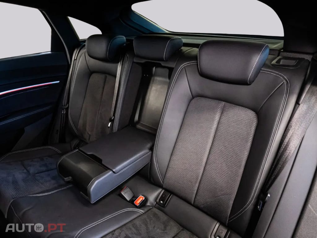Audi E-Tron I.V.A DEDUTÍVEL 55 SPORTBACK  S LINE BLACK 