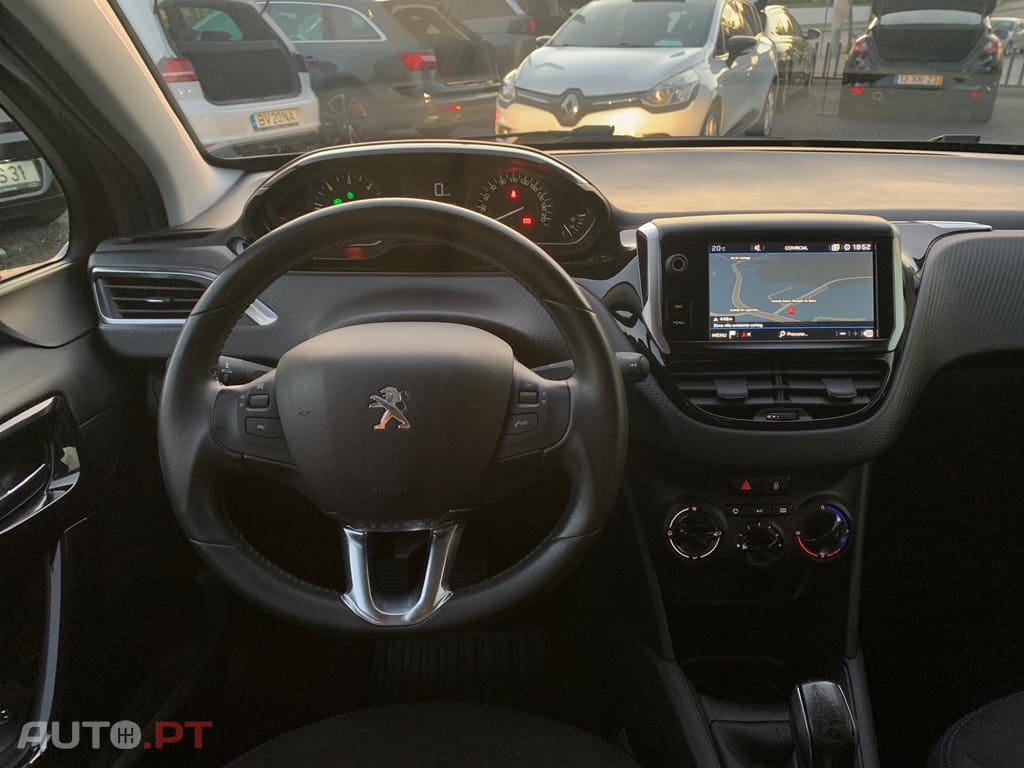 Peugeot 208 1.5 BlueHDi Signature