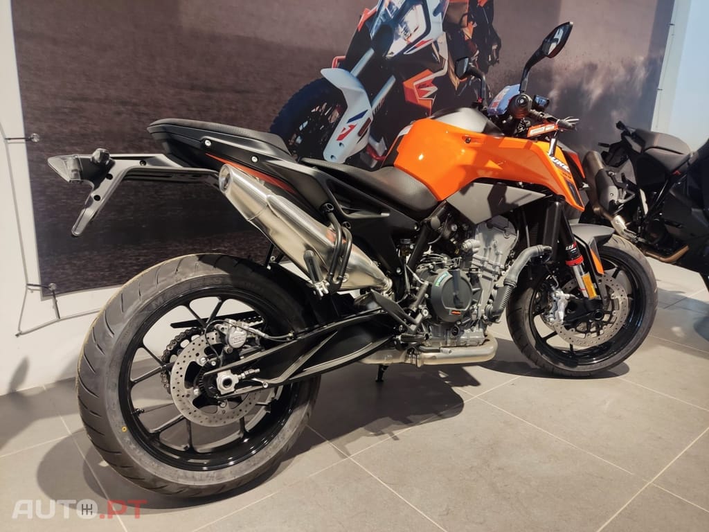 KTM Duke 790