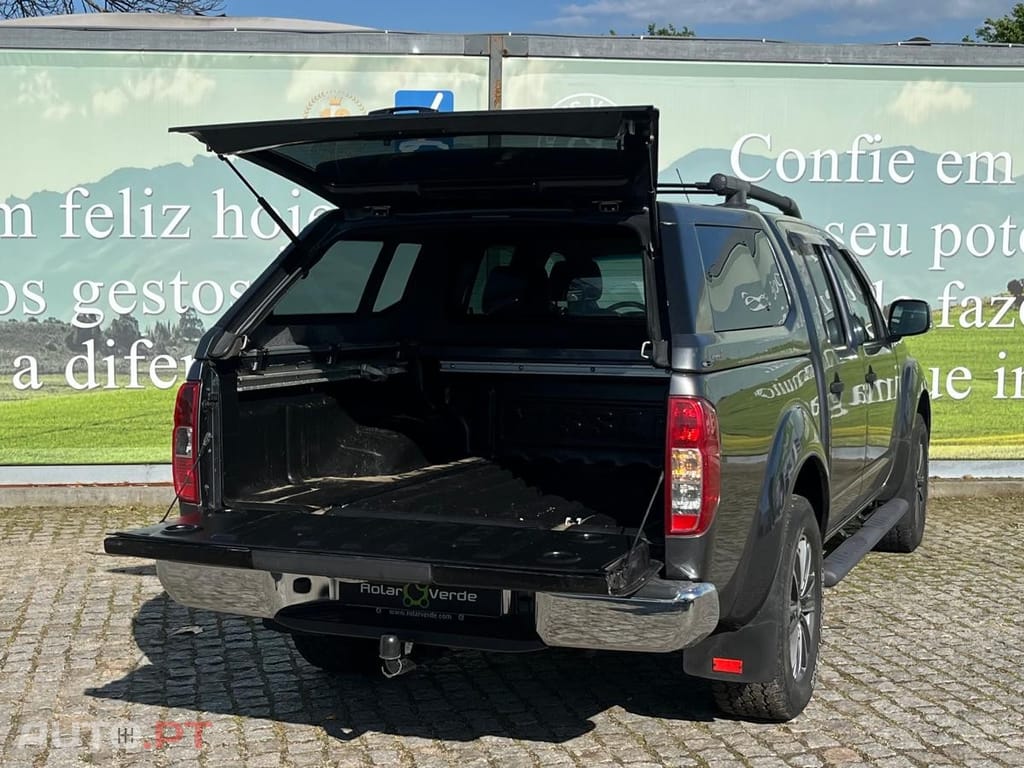Nissan Navara 3.0 dCi V6 CD LE AT 4WD