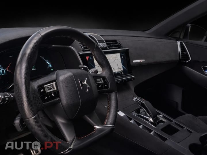 DS DS7 Crossback E-Tense Performance Line EAT8