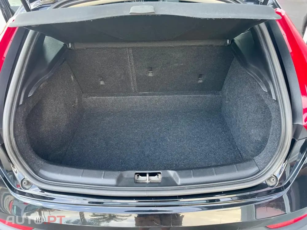 Volvo V40 Cross Country 2.0 D2 Momentum