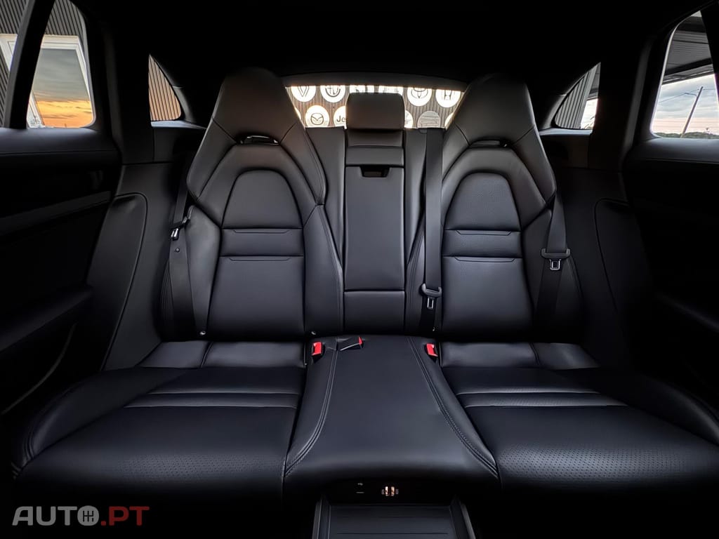 Porsche Panamera 4 E-Hybrid