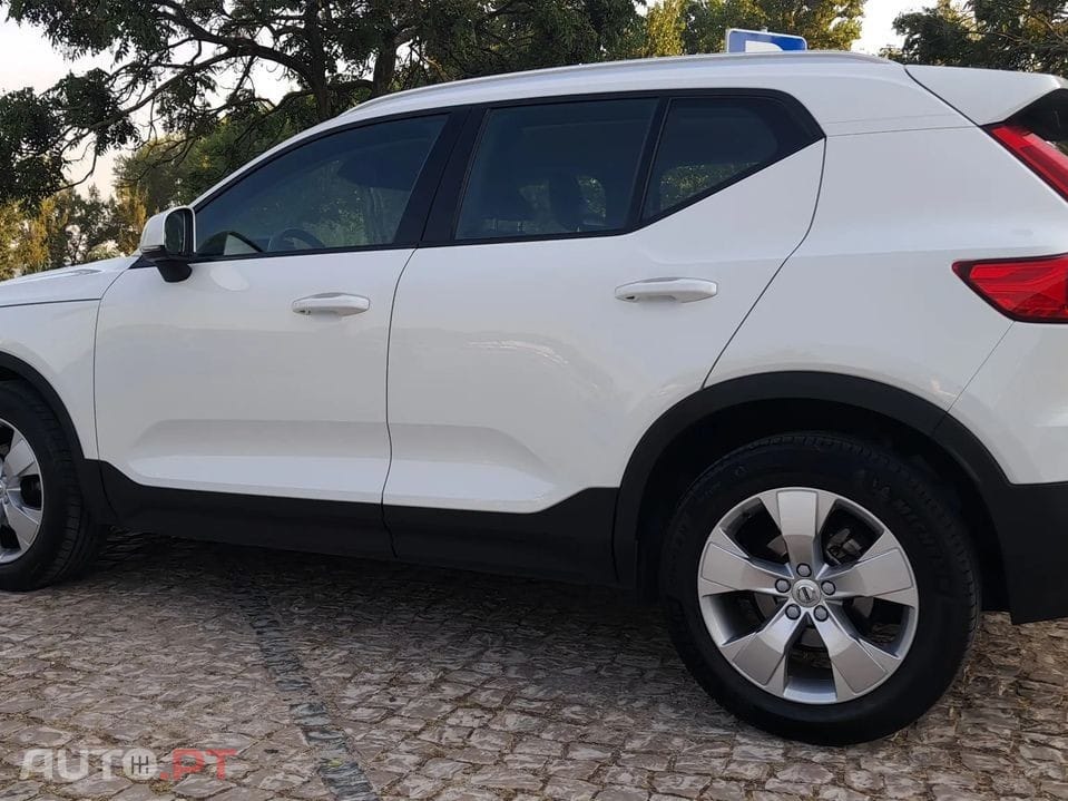 Volvo XC40 2.0 D3 Momentum Plus