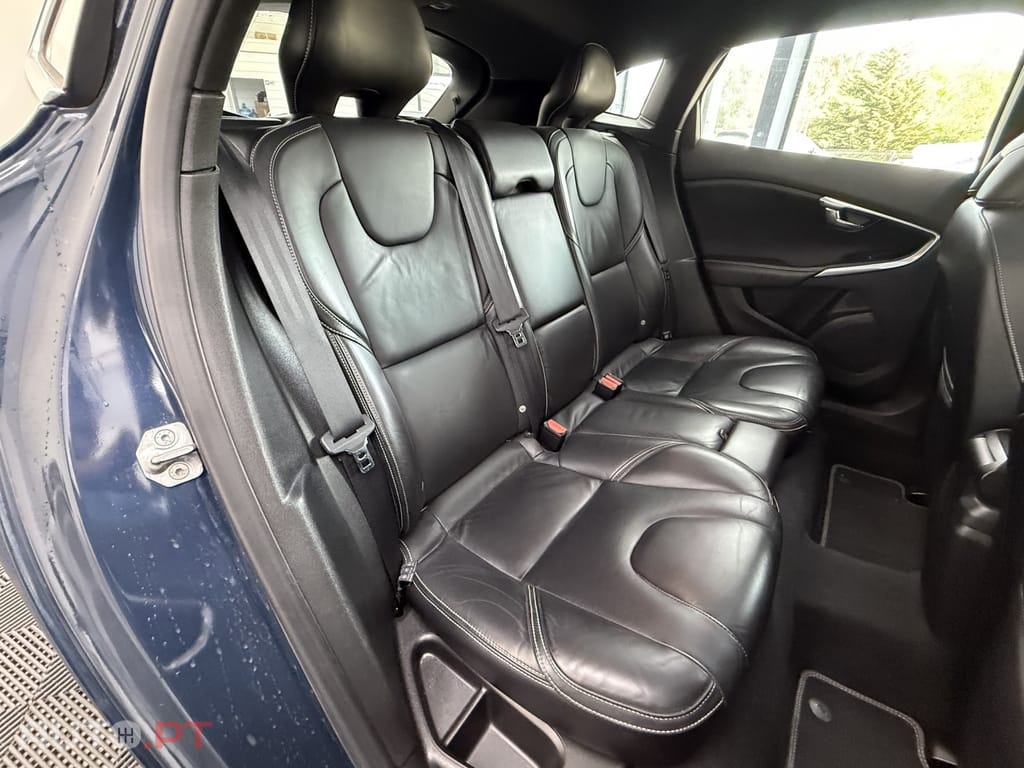 Volvo V40 1.6 D2 R-Design Momentum