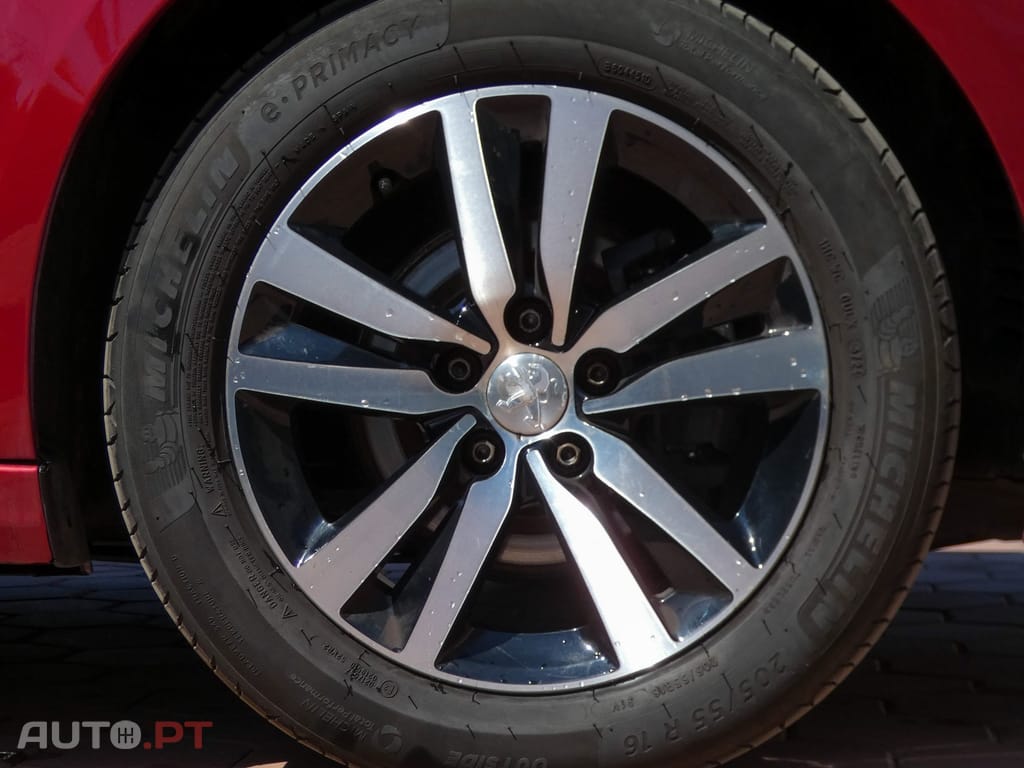 Peugeot 308 1.5 BlueHDi Allure EAT8