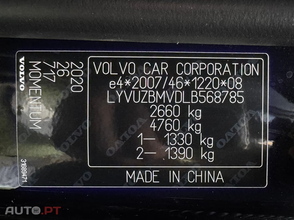 Volvo XC60 2.0 T8 PHEV Momentum Plus AWD