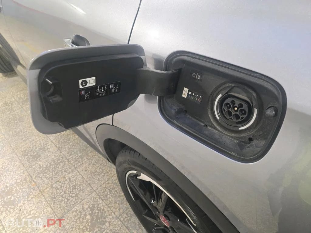 DS DS7 Crossback E-Tense Performance Line EAT8