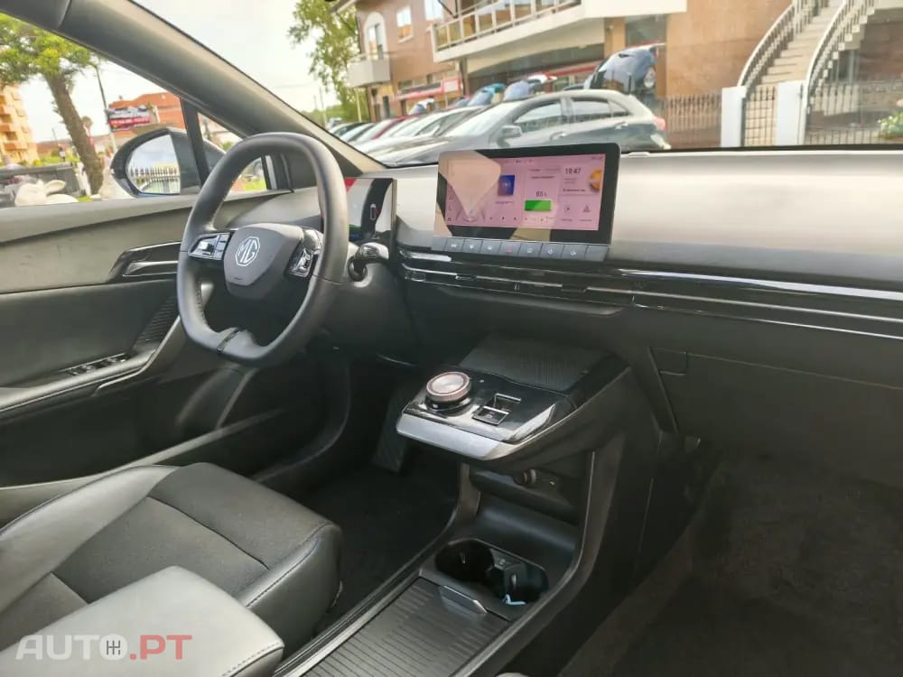 MG MG4 64 kWh Luxury