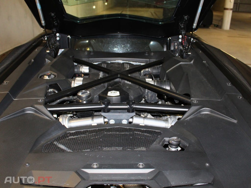 Lamborghini Aventador 6.5 V12 LP740-4 S