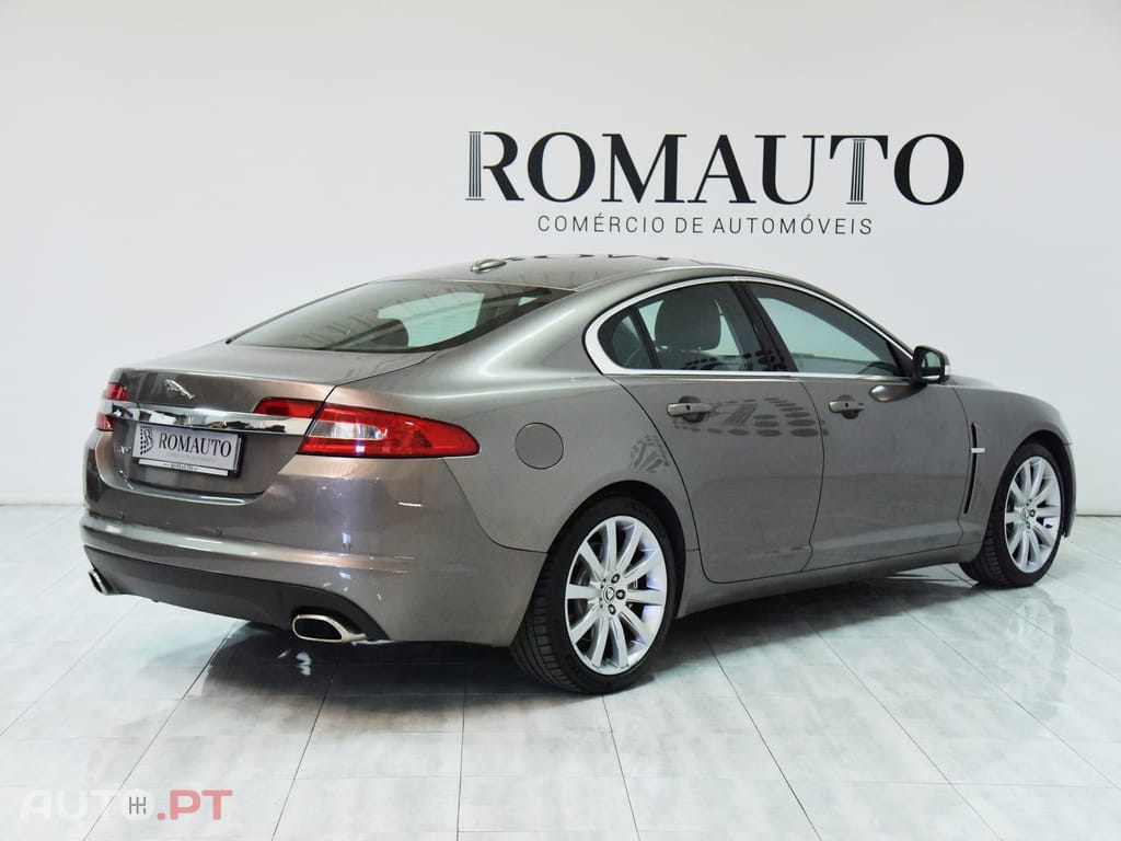 Jaguar XF 2.7 D V6 Luxury