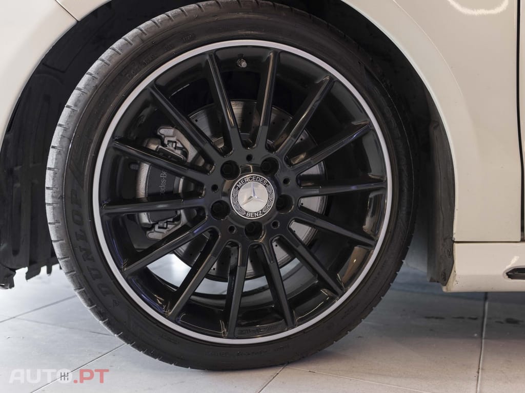 Mercedes-Benz CLA 220 d Shooting Brake AMG Line Aut.