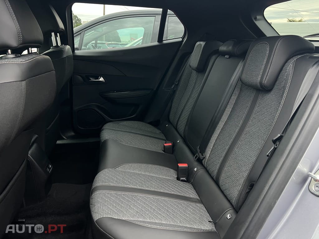 Peugeot 2008 1.2 PureTech Allure Pack EAT8