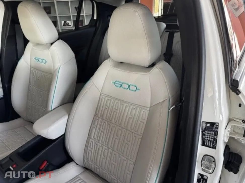 Fiat 600 1.2 Hybrid La Prima