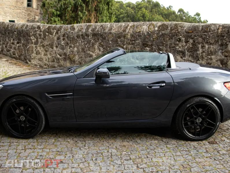 Mercedes-Benz SLK 200 Outro