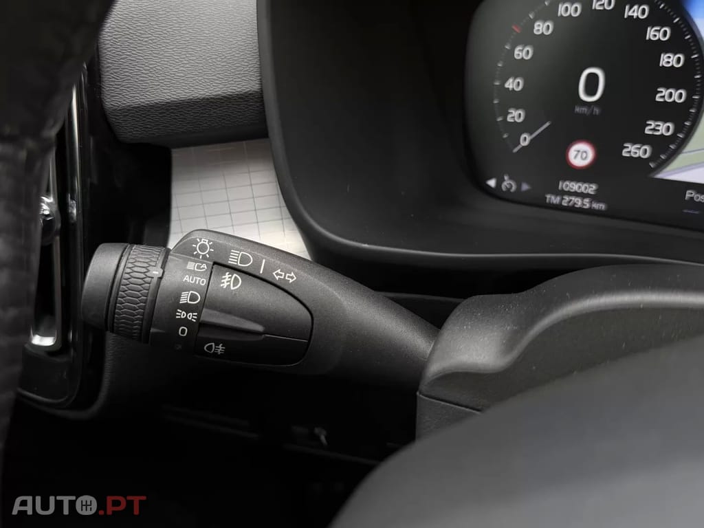 Volvo XC40 1.5 T3 Momentum Plus