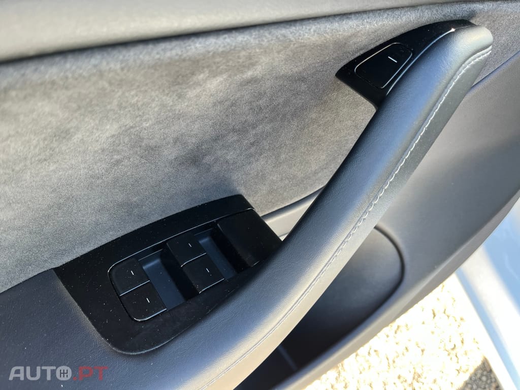 Tesla Model 3 Tração Traseira
