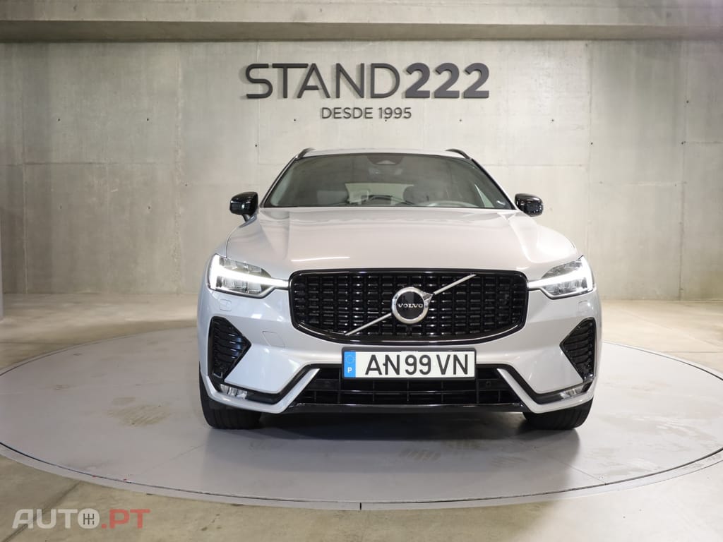 Volvo XC60 2.0 B4 Plus Dark