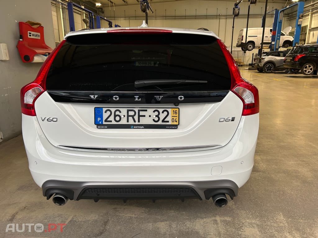 Volvo V60 R-Design D6 PLUG IN