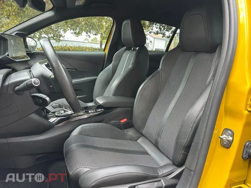 Peugeot E-208 50 kWh GT Pack