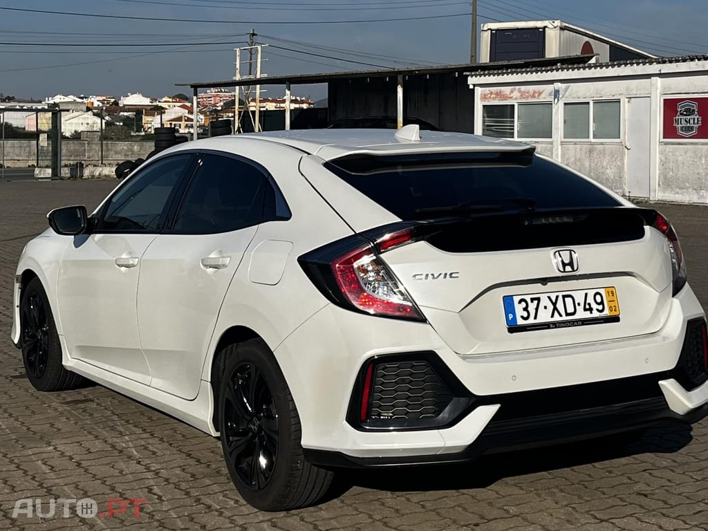 Honda Civic I-VTEC Elegance Navi