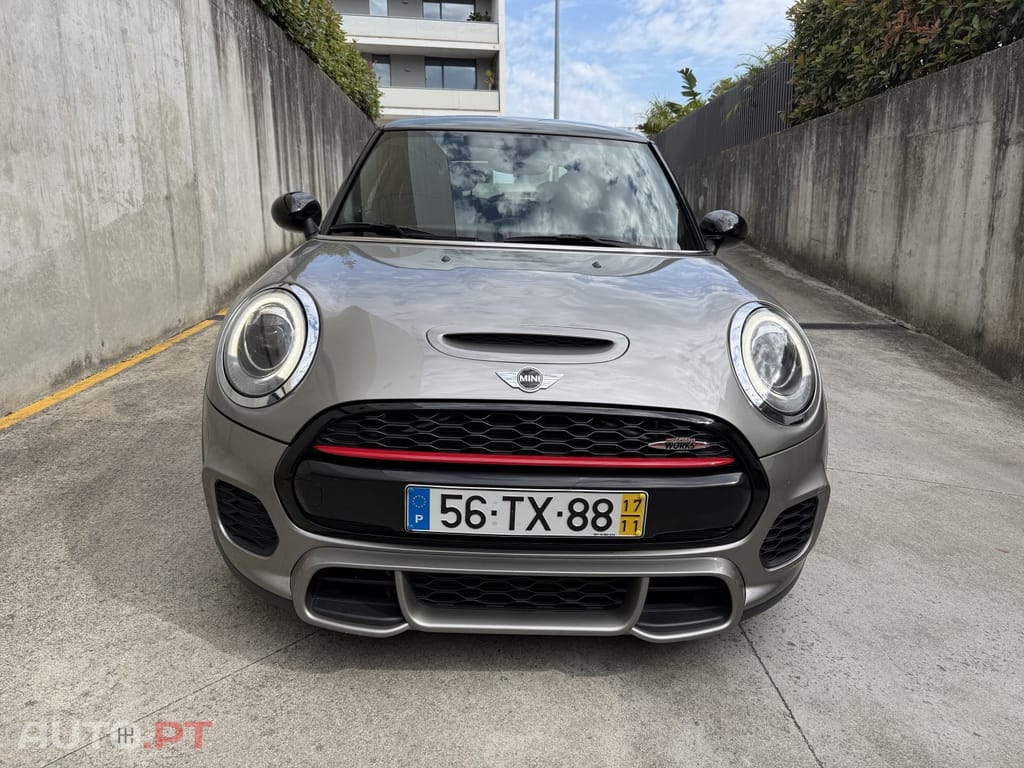 MINI Cooper John Cooper Works Auto Desportiva
