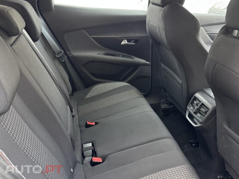 Peugeot 3008 1.2 PureTech Allure EAT8
