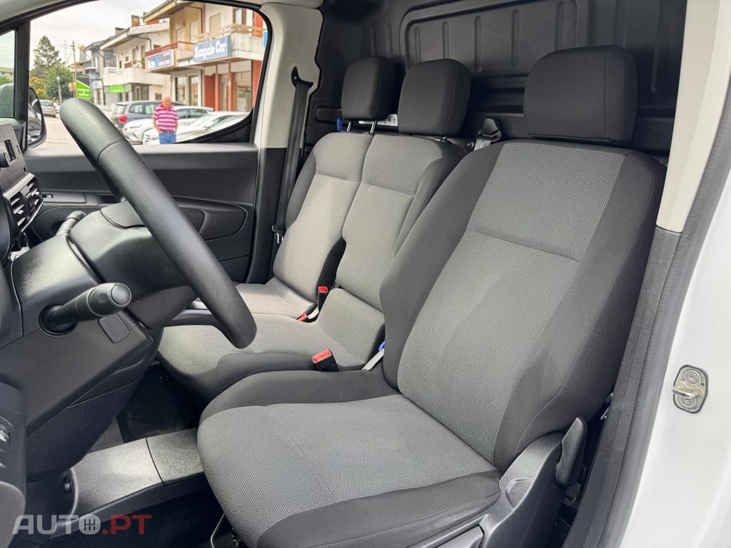 Toyota Proace 1.5D L1 Comfort - IVA DEDUTÍVEL