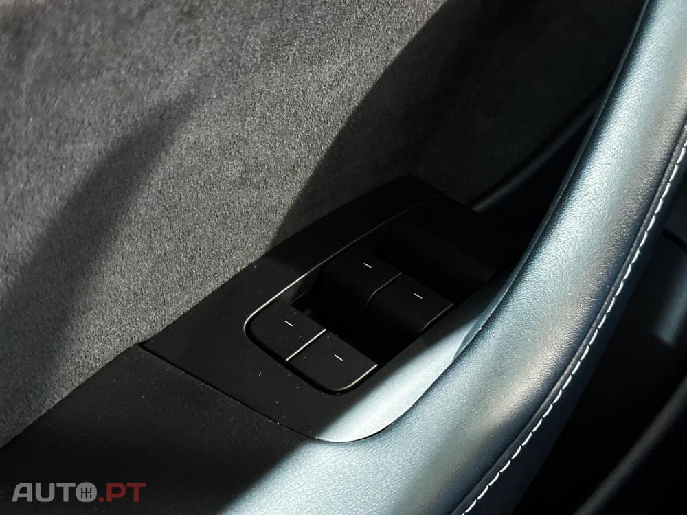Tesla Model 3 Standard Range Plus RWD