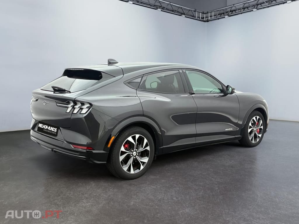 Ford Mustang Mach-E Standard Range Premium AWD