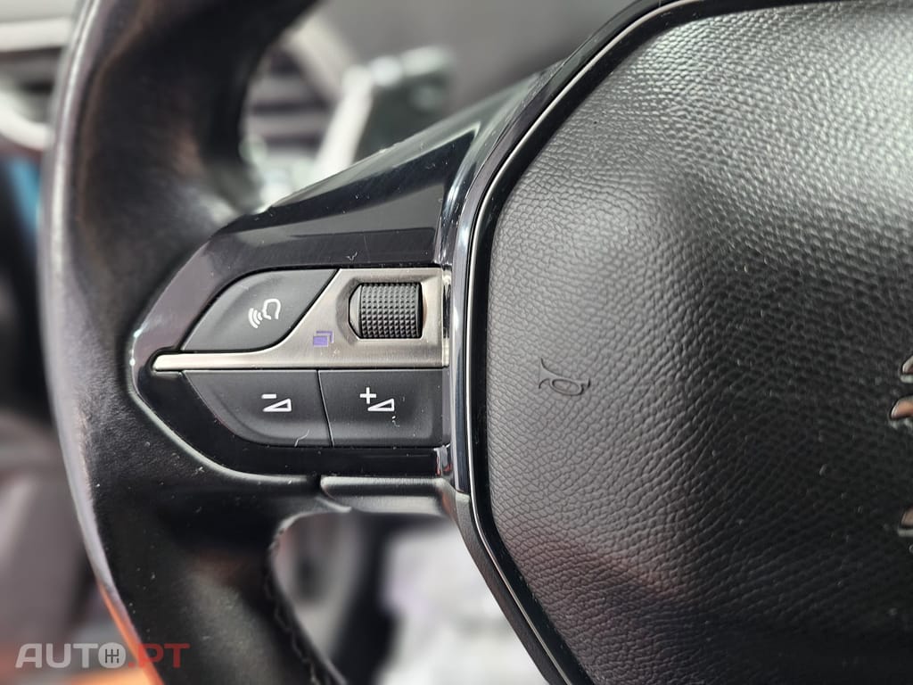 Peugeot 5008 1.5 BlueHDi Allure EAT8