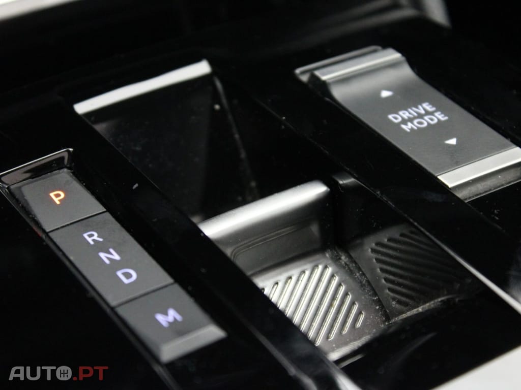 Citroen C4 X 1.2 PURETECH MAX (AUTO)