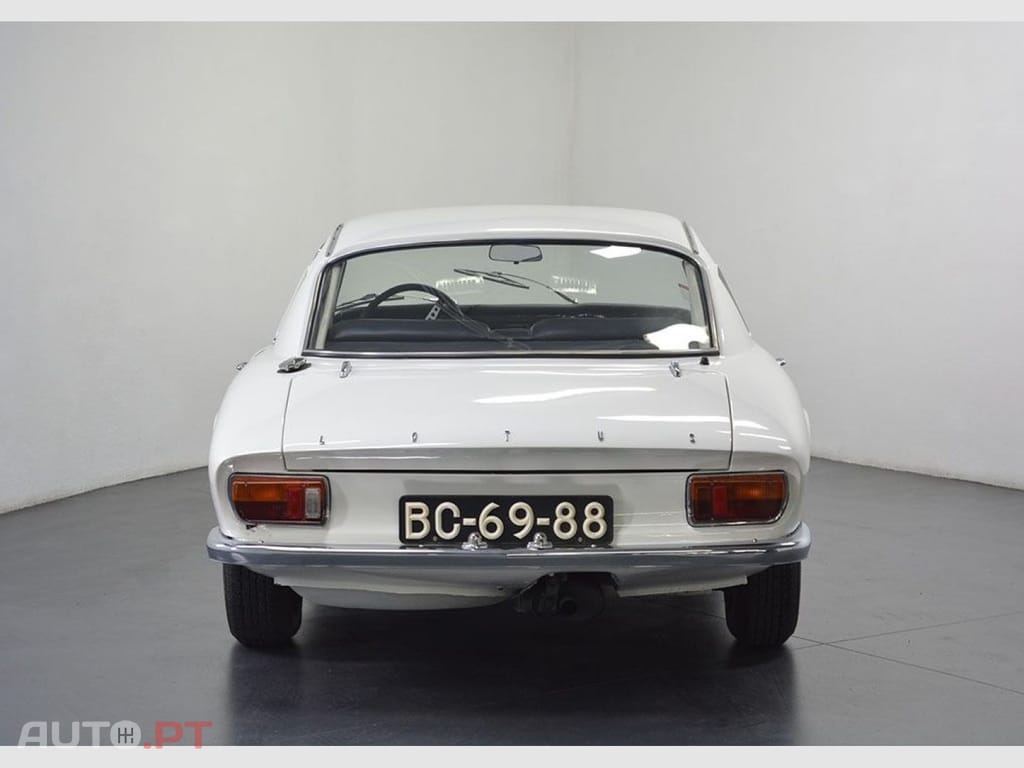Lotus 2-Eleven Elan