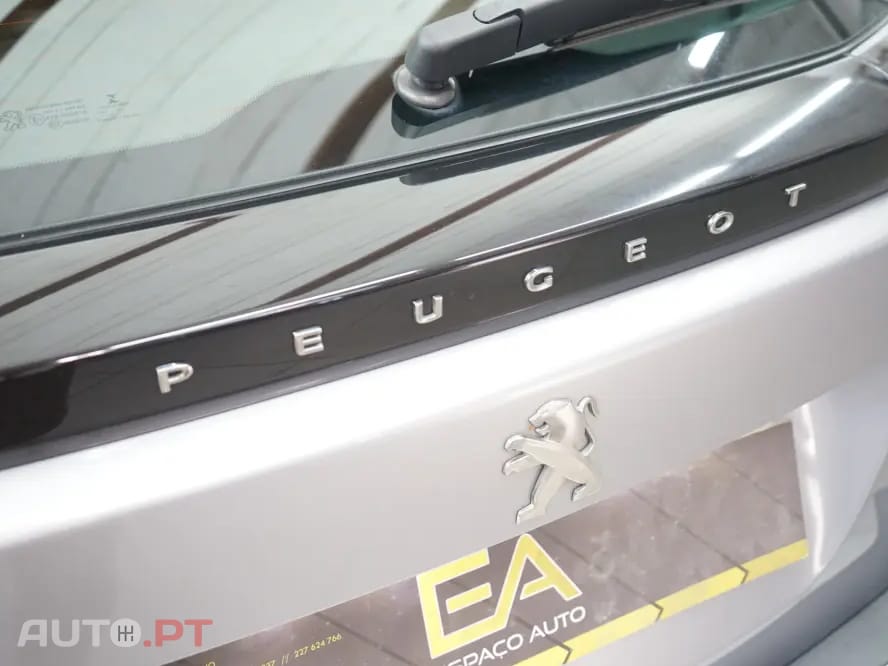 Peugeot 2008 1.2 PureTech Allure