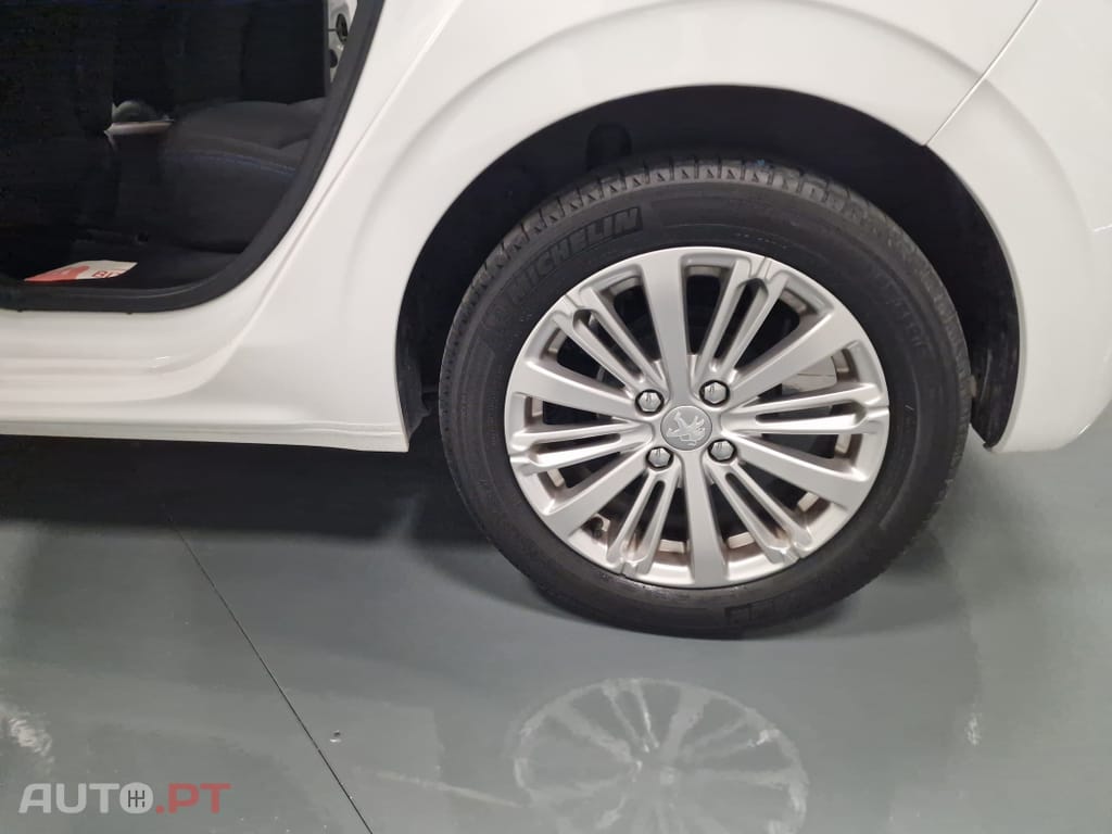 Peugeot 208 1.6 BlueHDi Style