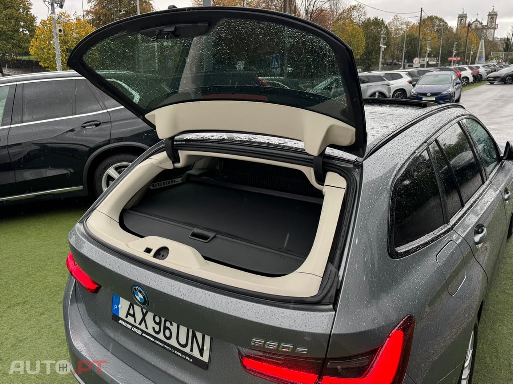 BMW 330 e Touring Corporate Edition Auto