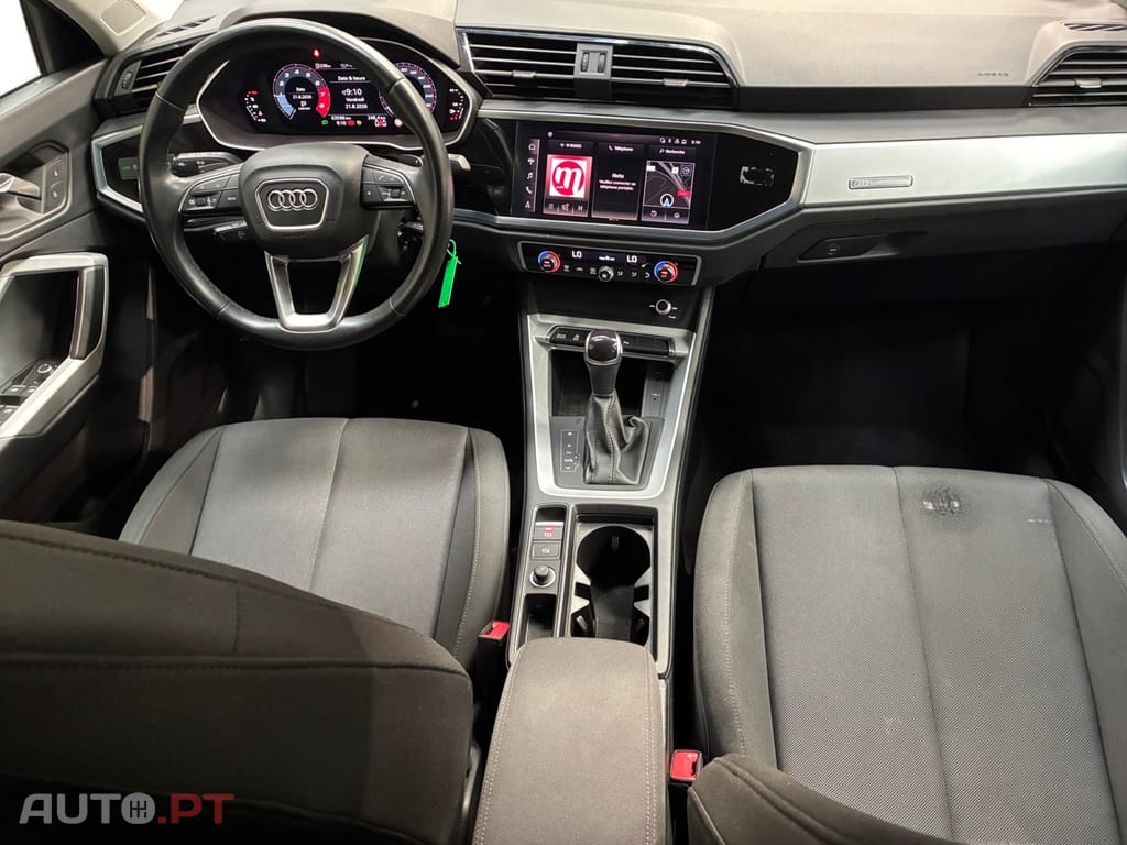 Audi Q3 35 TFSI S Tronic Business Line