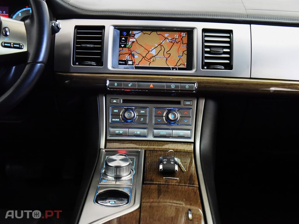 Jaguar XF 2.7 D V6 Luxury