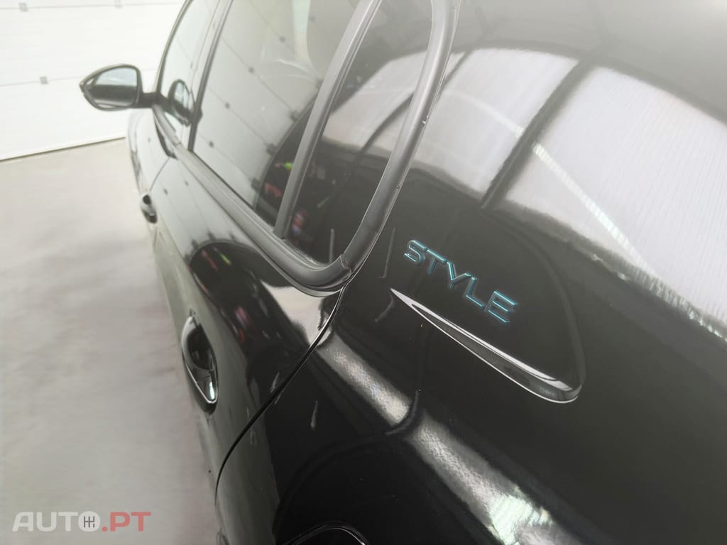 Peugeot E-208 Style