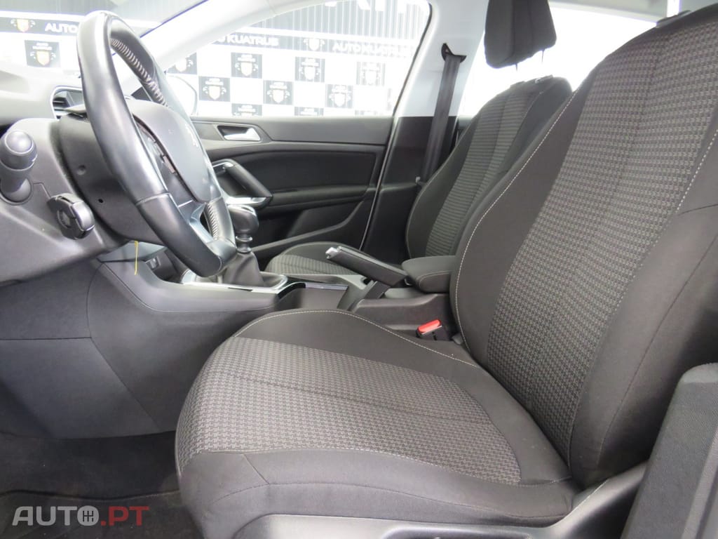 Peugeot 308 1.5 BlueHDi Business Line