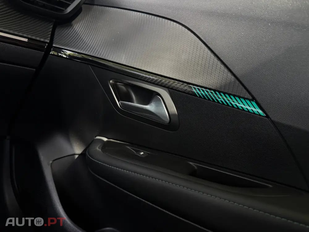 Peugeot E-208 50 kWh Allure Pack
