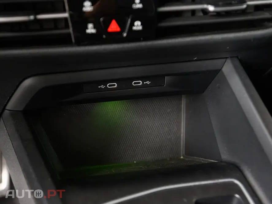 Volkswagen Golf 1.5 eTSI R-Line DSG