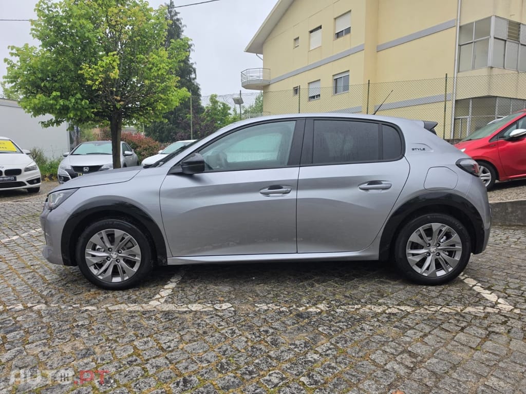 Peugeot E-208 50 kWh GT Pack