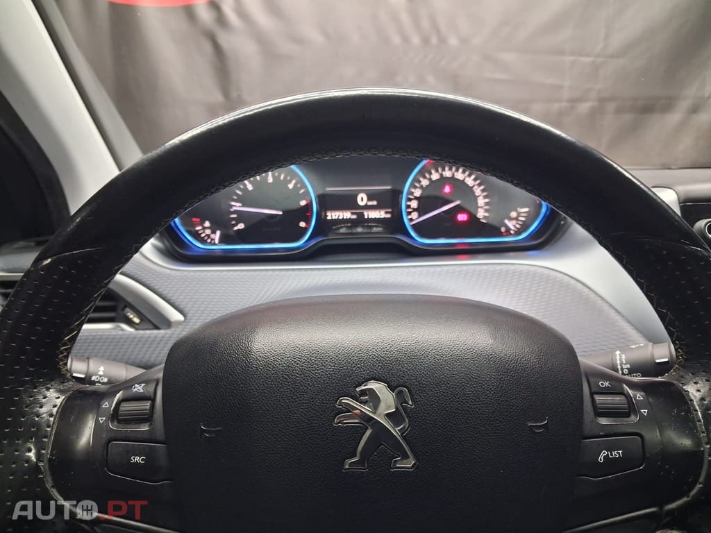 Peugeot 208 1.6 BlueHDi Style