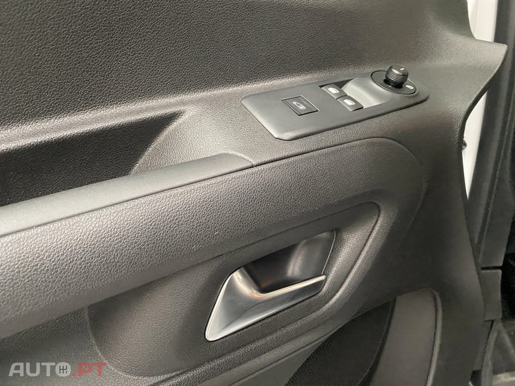 Opel Combo 1.5 CDTi Edition — fotografia 16