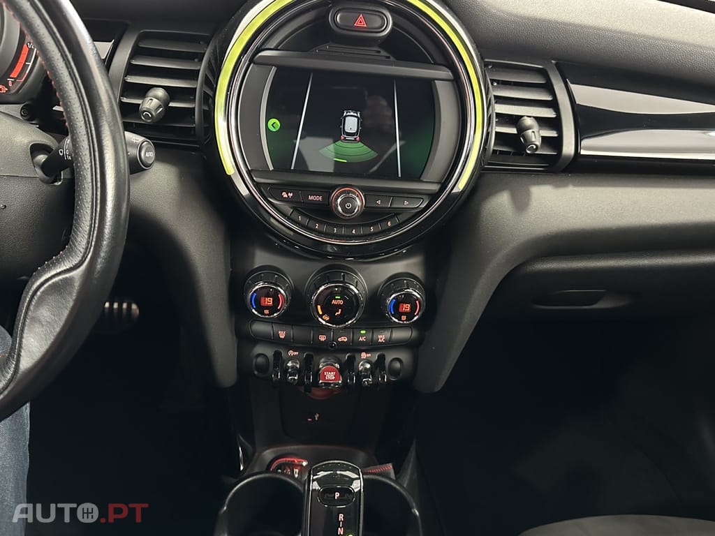 MINI Cooper Cooper D Auto